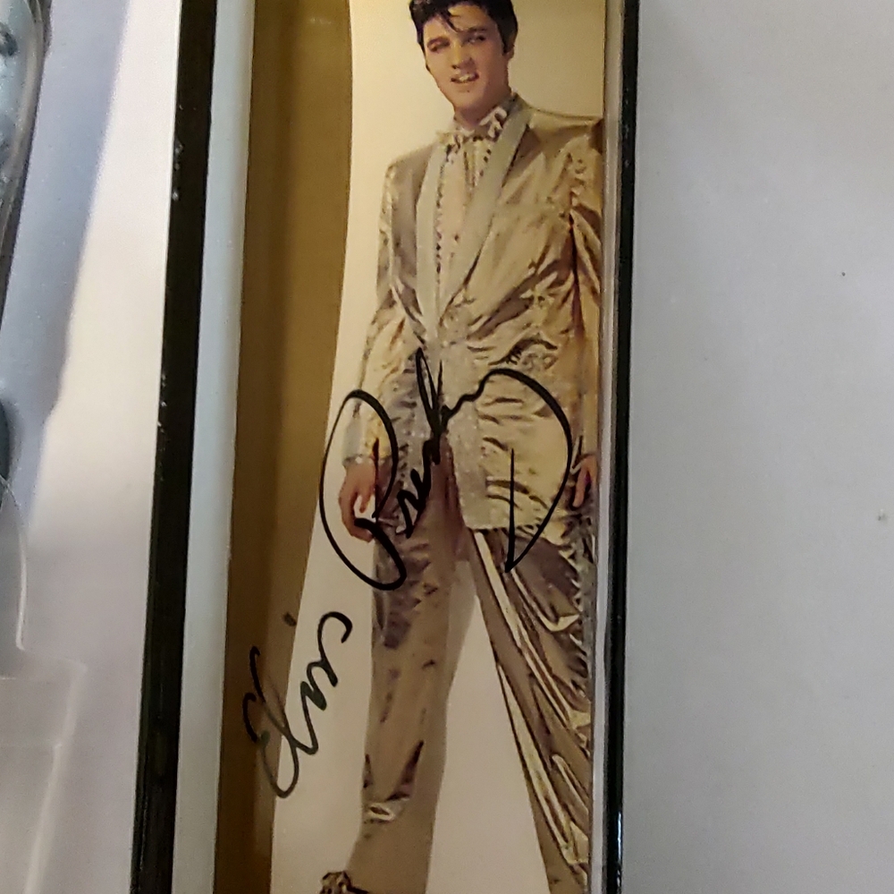 Commemorative pen